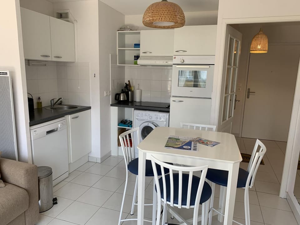 Appartement proche plage avec parking et balcon - FR-1-482-102 Apartment in Fort-Mahon-Plage