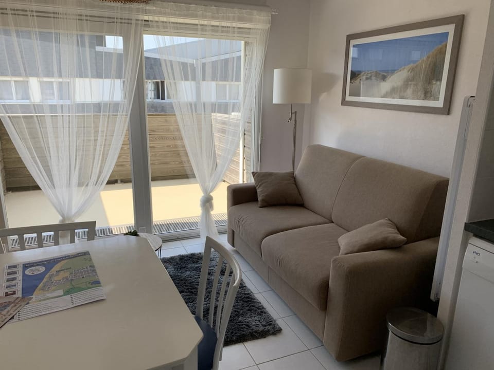 Appartement proche plage avec parking et balcon - FR-1-482-102 Apartment in Fort-Mahon-Plage