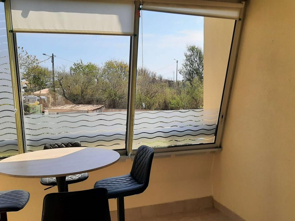 Appartement rénové 4 pers avec loggia et parking, à 50m de la plage! - FR-1-326-757 Apartment in Marseillan
