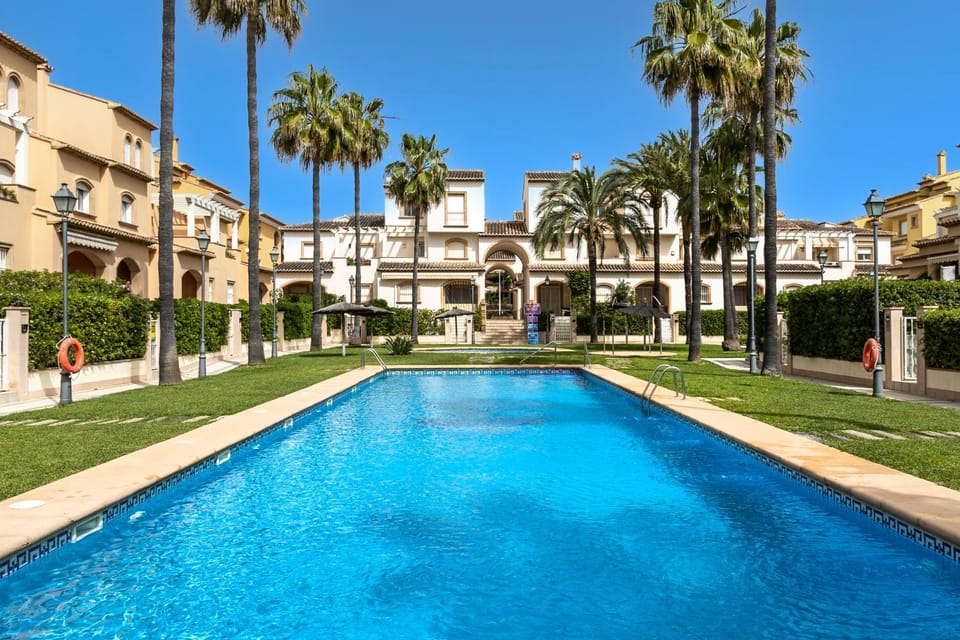 Garden, Swimming pool