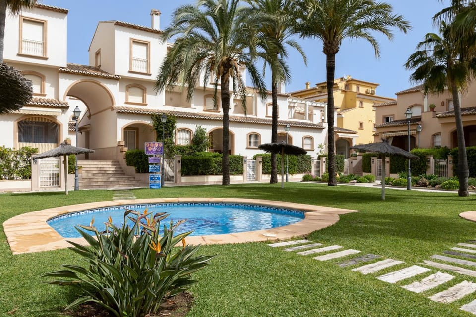 Garden, Swimming pool
