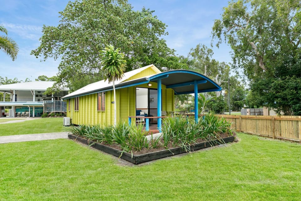 Shower, Toilet, Patio, Bed, Bathroom, TV and multimedia, Coffee/tea facilities, View (from property/room), Kitchen or kitchenette, Living room, Seating area, Dining area, Bedroom, Sea view, fireplace, furniture, heating, minibar, stove, toaster, towels, laundry, air conditioner