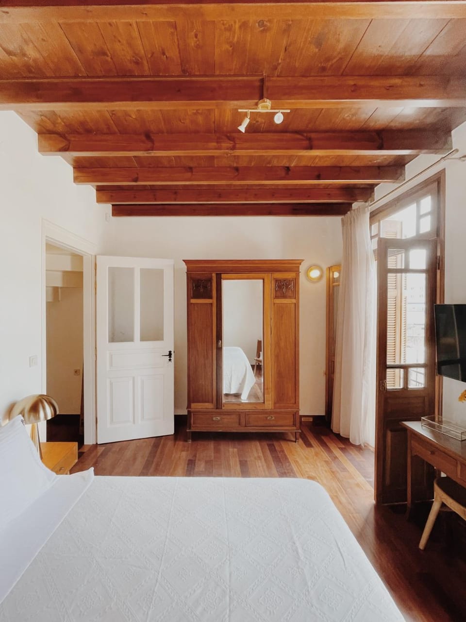 Bedroom, wardrobe