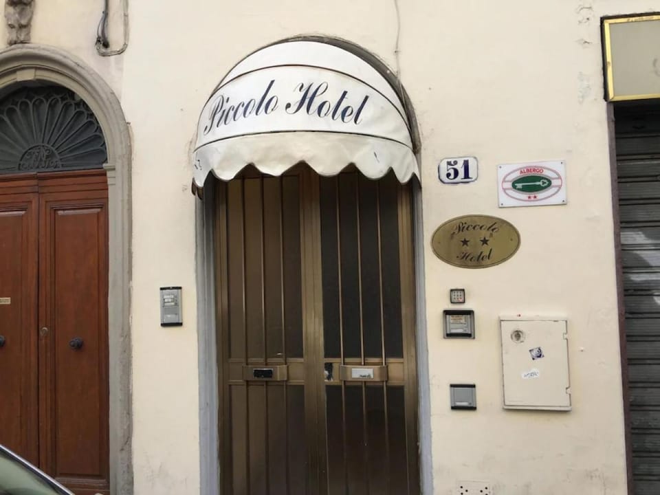 Facade/entrance