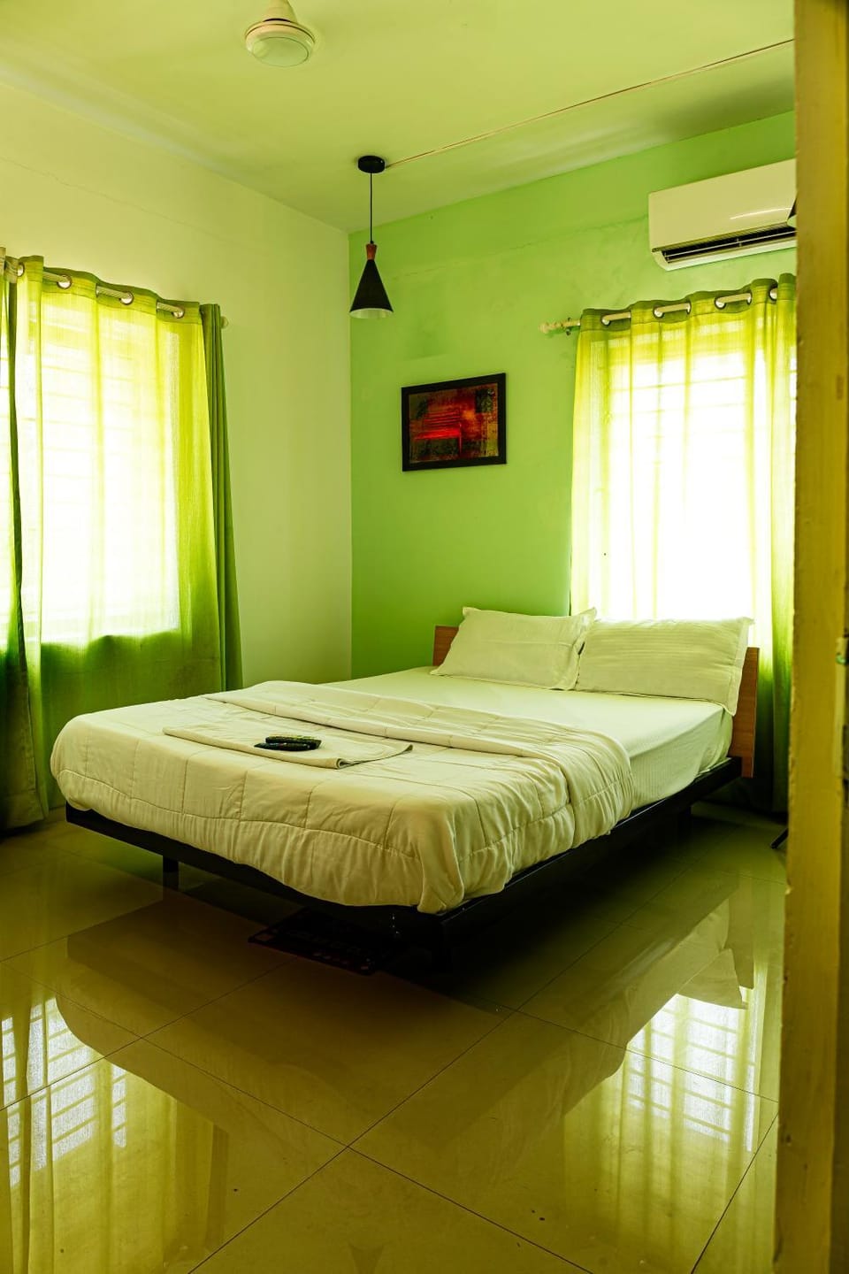 Photo of the whole room, Bedroom, air conditioner