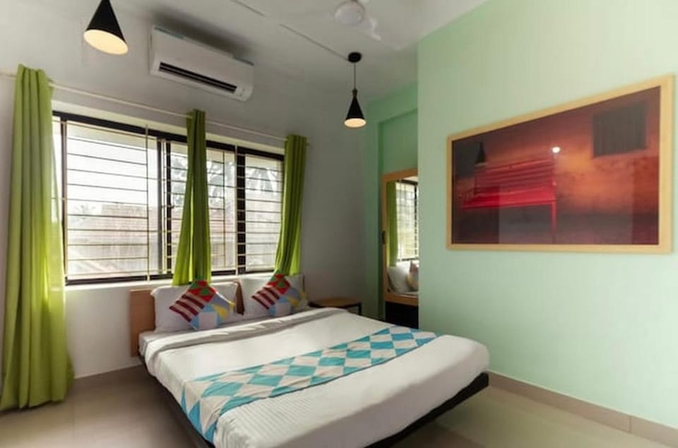 Bed, Photo of the whole room, Bedroom, air conditioner