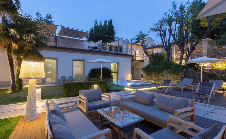 Garden, Garden, Pool view, Swimming pool, sunbed