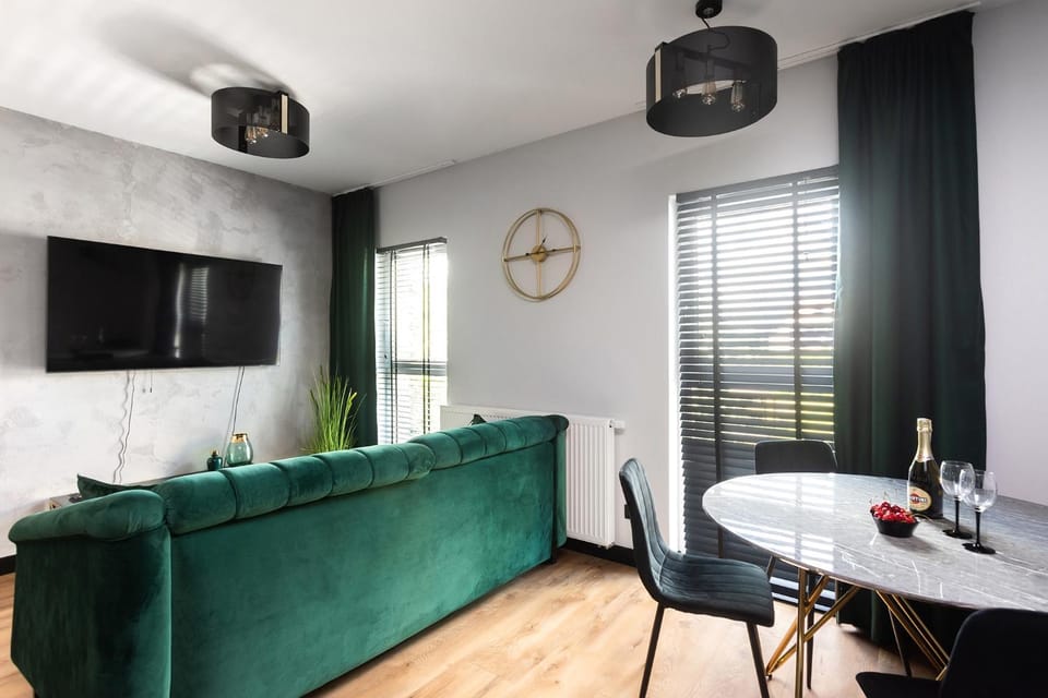 TV and multimedia, Living room, Dining area