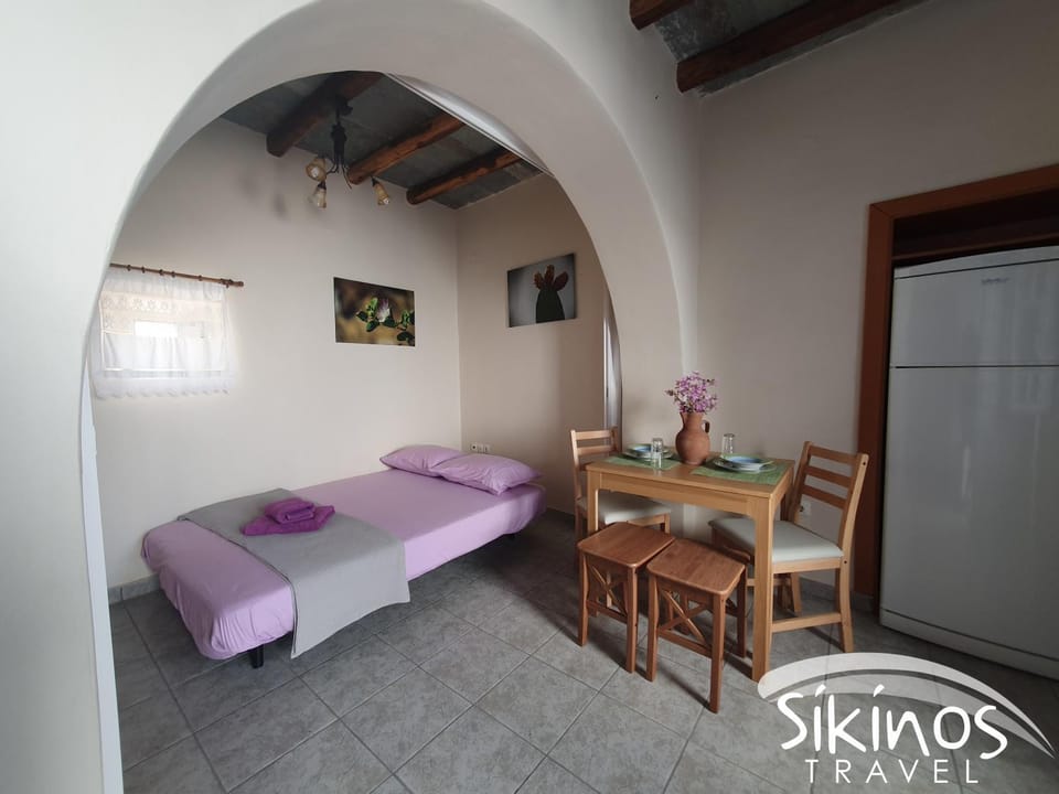 Bed, Living room