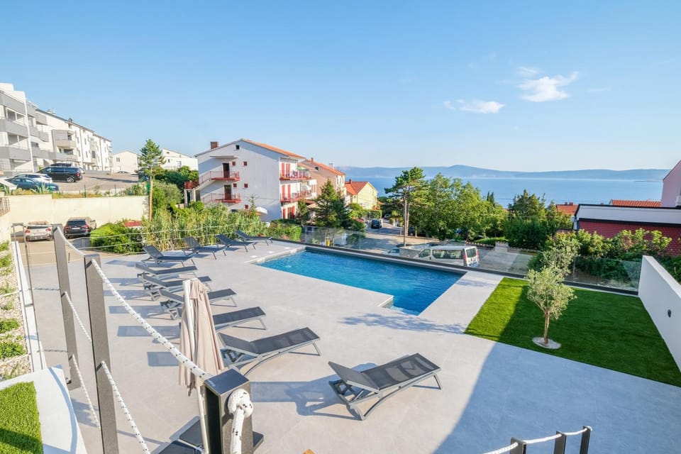 Sea view, Swimming pool