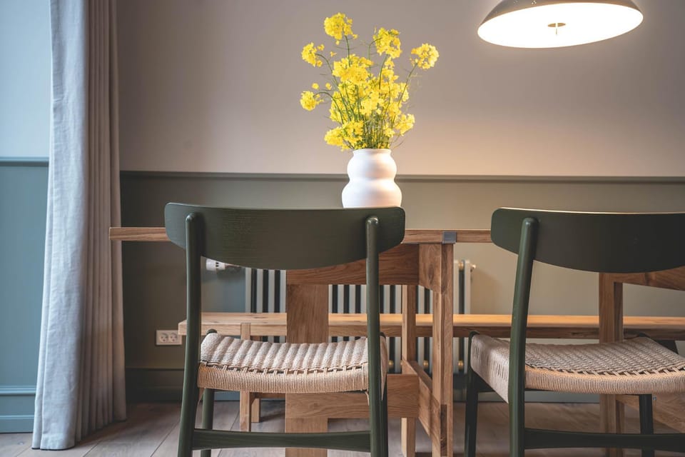 Seating area, Dining area