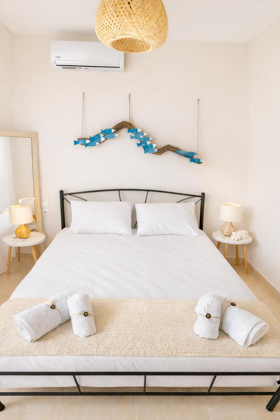 Bed, Photo of the whole room, Bedroom, towels, air conditioner