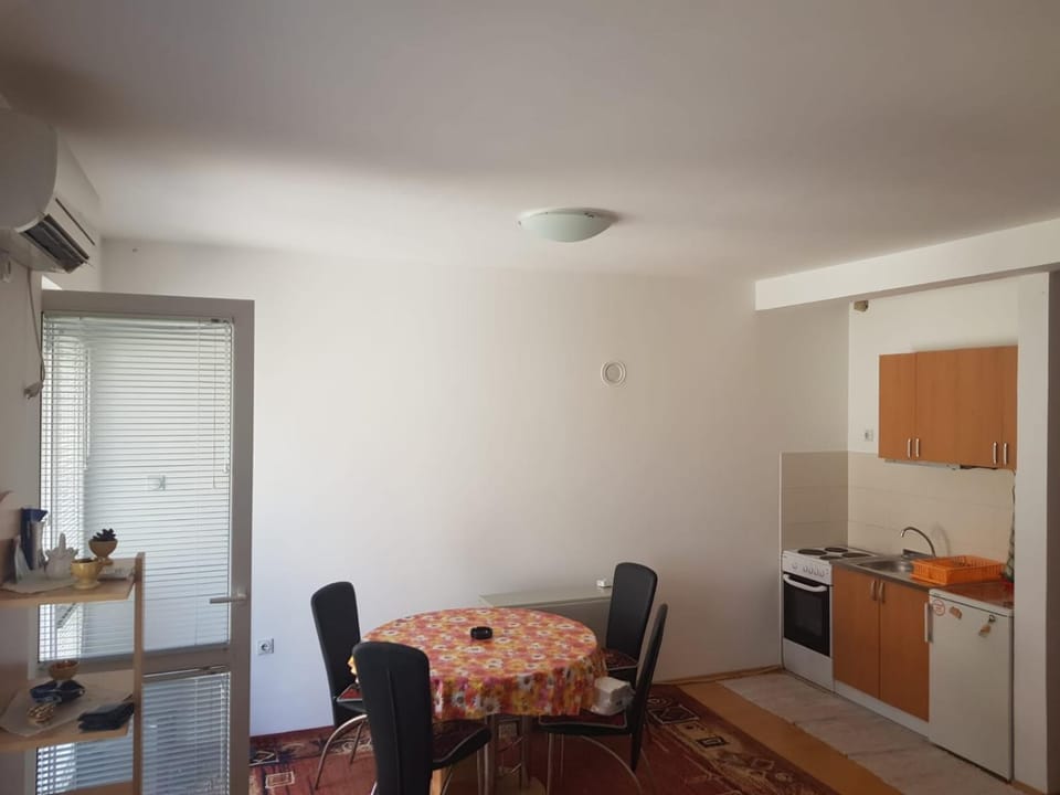 Dining area, Communal kitchen