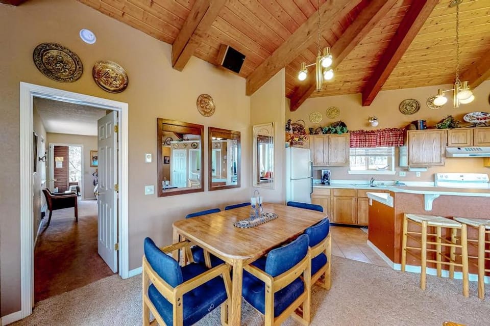 Self-Reflection House in Colorado
