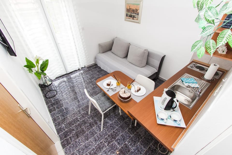 Coffee/tea facilities, Living room, Seating area