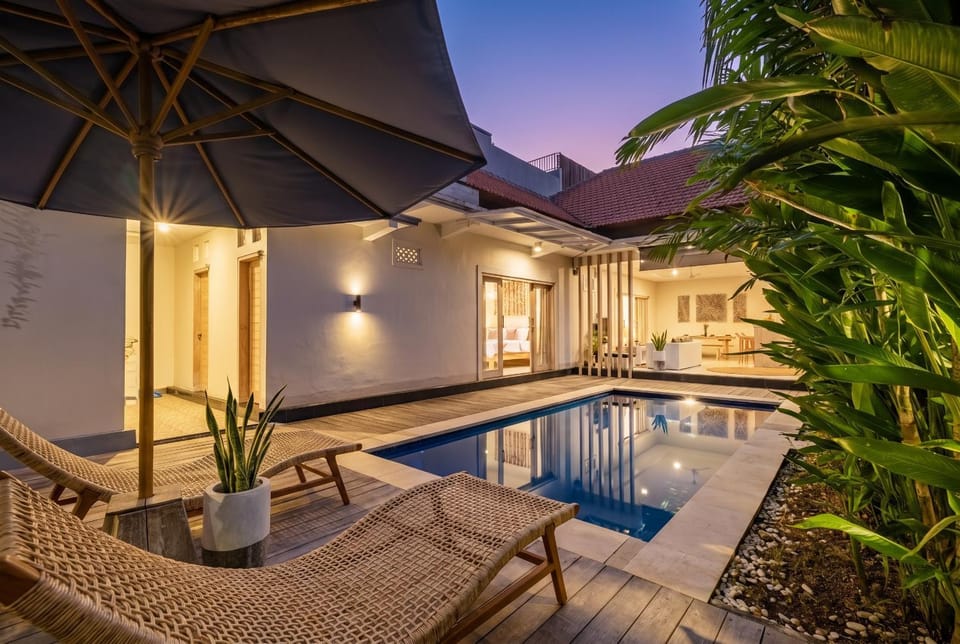 Property building, Swimming pool