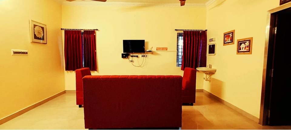 Royal Black Pepper Cottage Hotel in Tamil Nadu