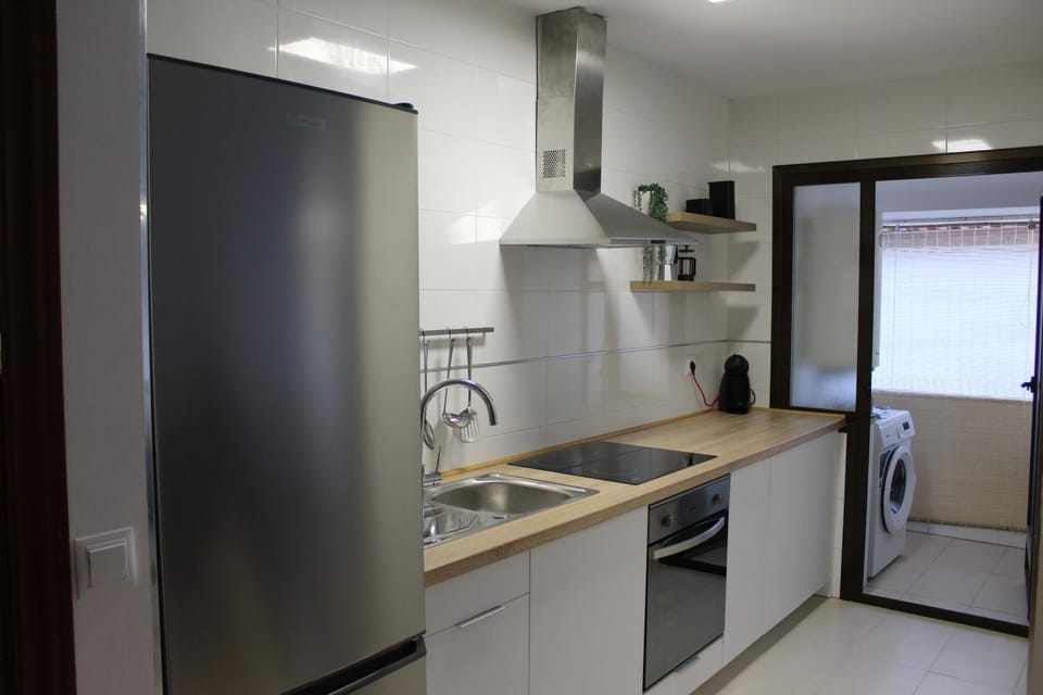 Kitchen or kitchenette, minibar, pet friendly, stove