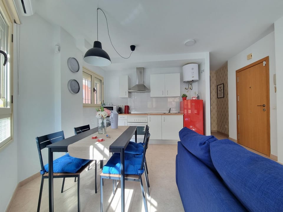 Seating area, Dining area