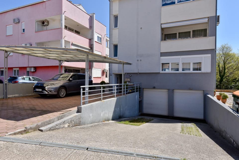 Property building, Parking