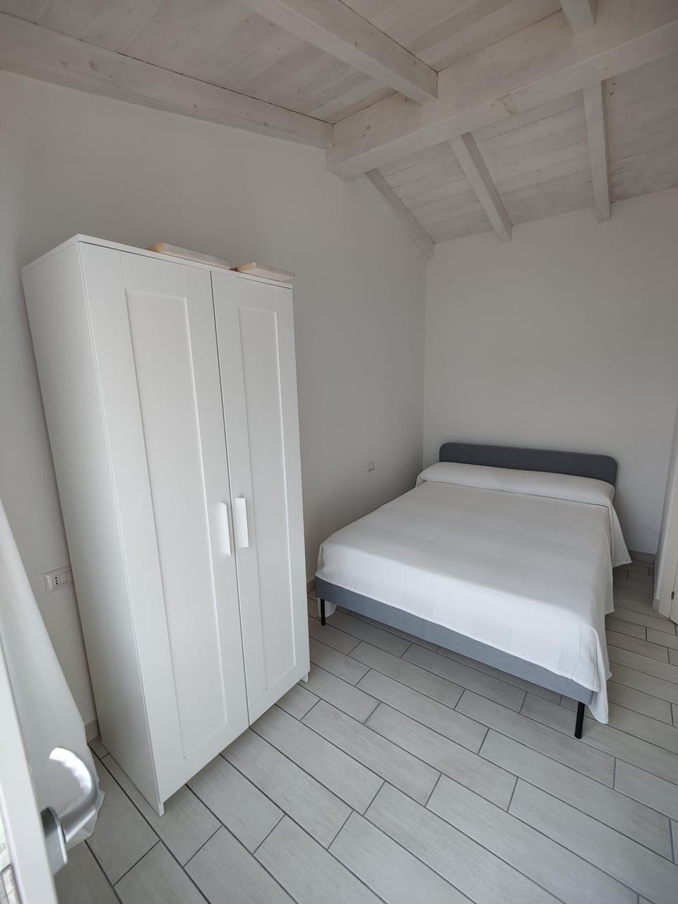 Bed, Photo of the whole room, Bedroom, wardrobe