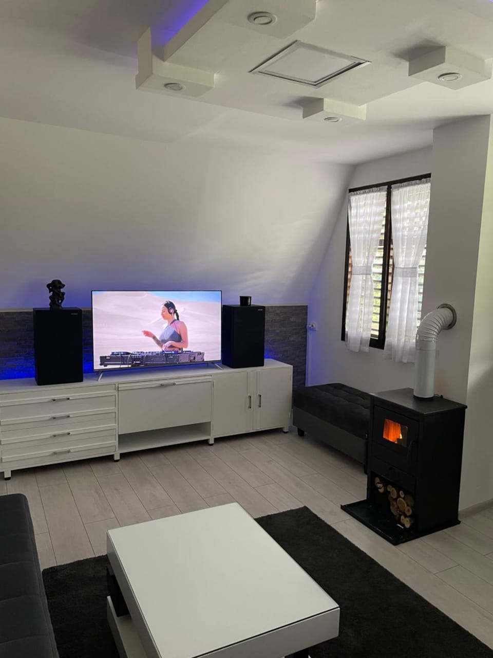 Vikendica Uvac House in Zlatibor District, Serbia