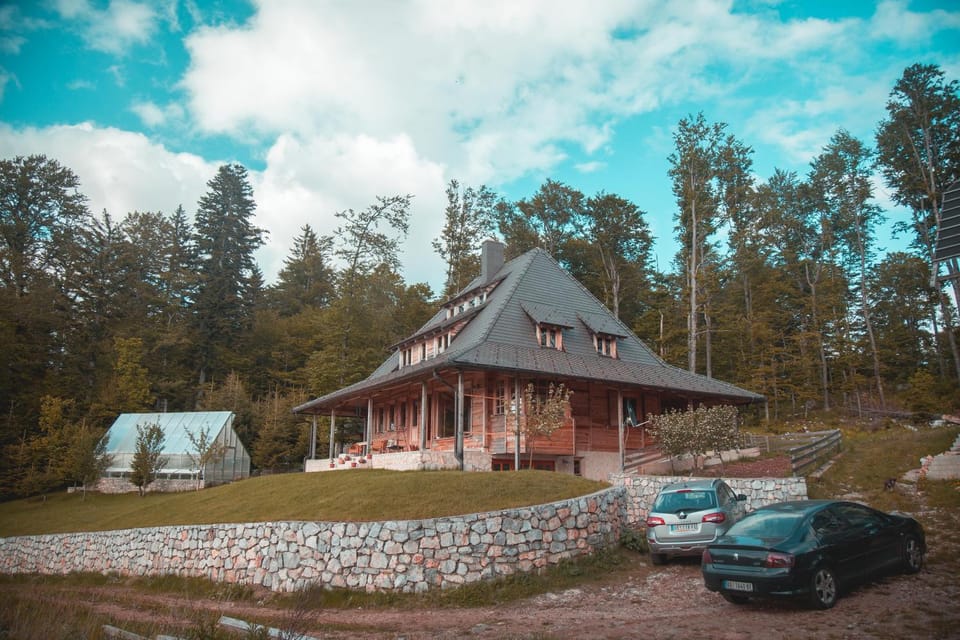 Property building, Parking