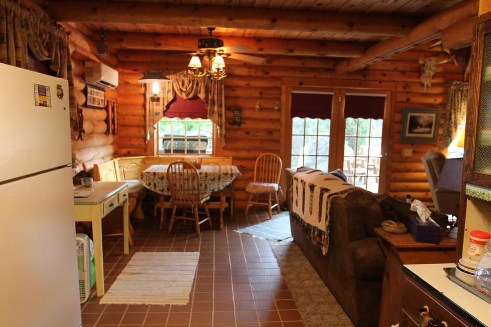 Carries Cabin Cabin in Iowa