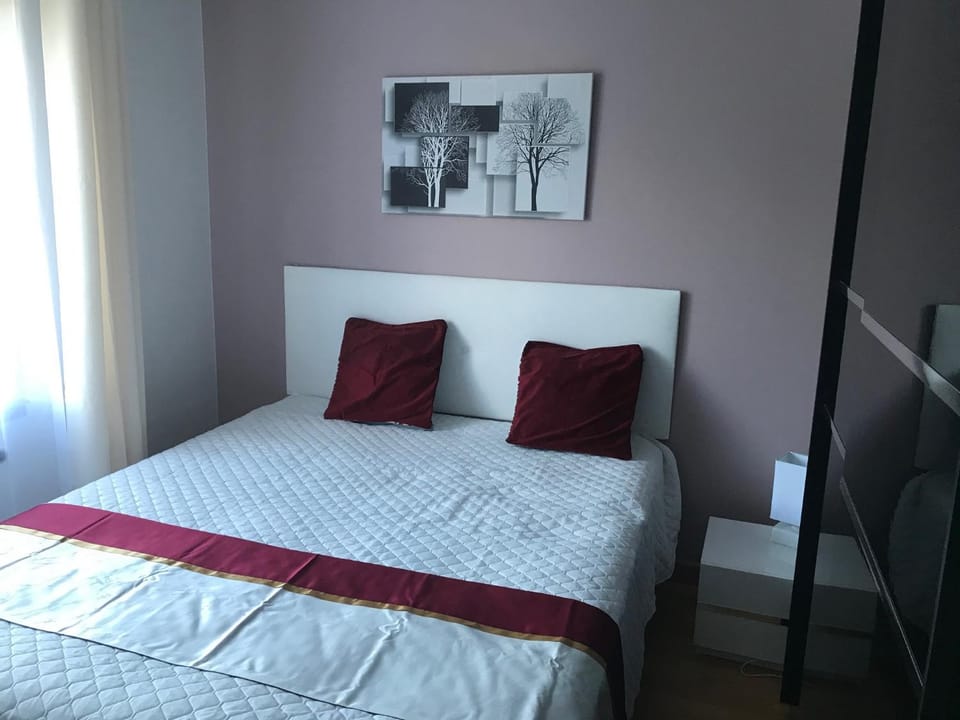 Superbe maison standing, 14 personnes, confort et grands volumes, jardin 2000m, parkings, wifi House in Vannes