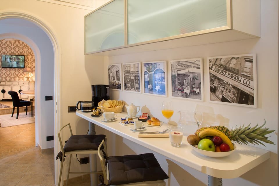Living room, Food, Breakfast, Drinks