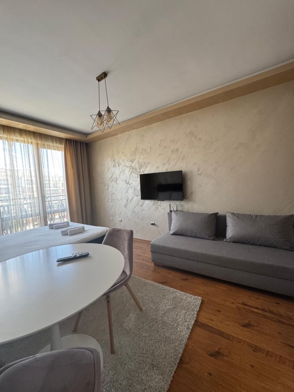 TV and multimedia, Living room, Seating area, Dining area