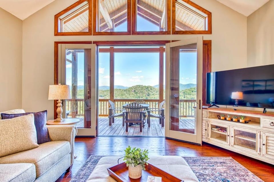 Altitude with Gratitude House in Swain County