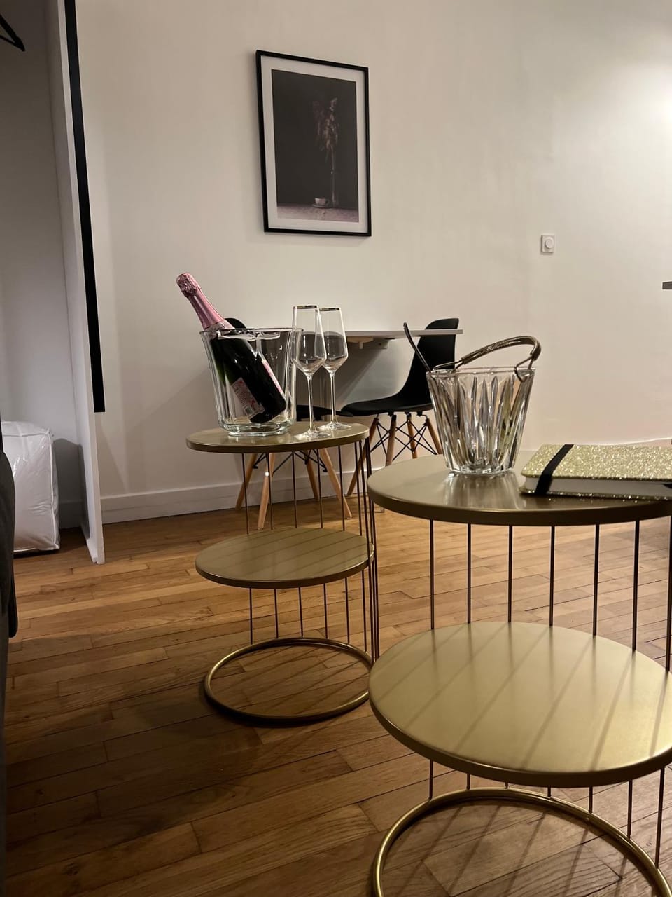 IDÉALEMENT SITUÉ "LE STUDIO" Les Locations ISAHORA sont aussi à 2 pas du Château d'Eu, des Falaises du Tréport, de MERS les Bains et aux portes de la BAIE DE SOMME Apartment in Normandy