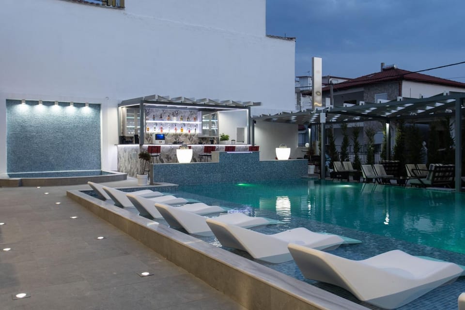 Lounge or bar, Swimming pool, oven