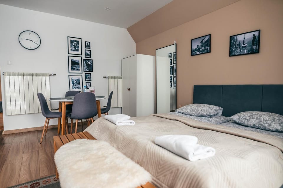 Living room, Bedroom