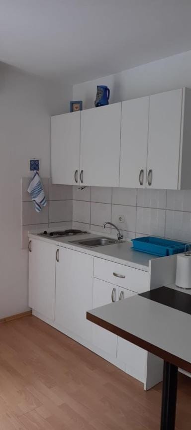 Peace and quiet apartment in Brela, Croatia Apartment in Brela