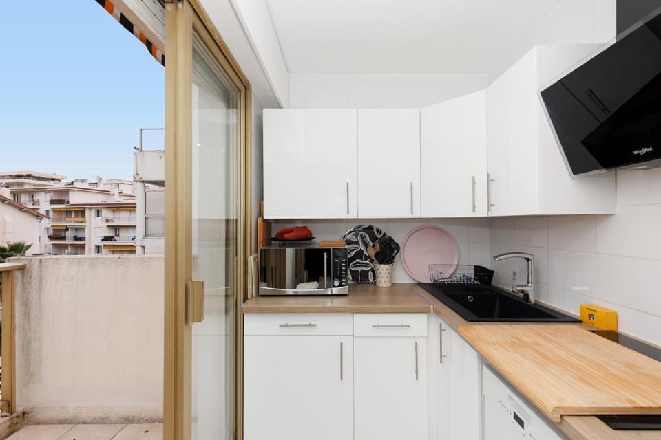 Bleu Croisette YourHostHelper Apartment in Cannes