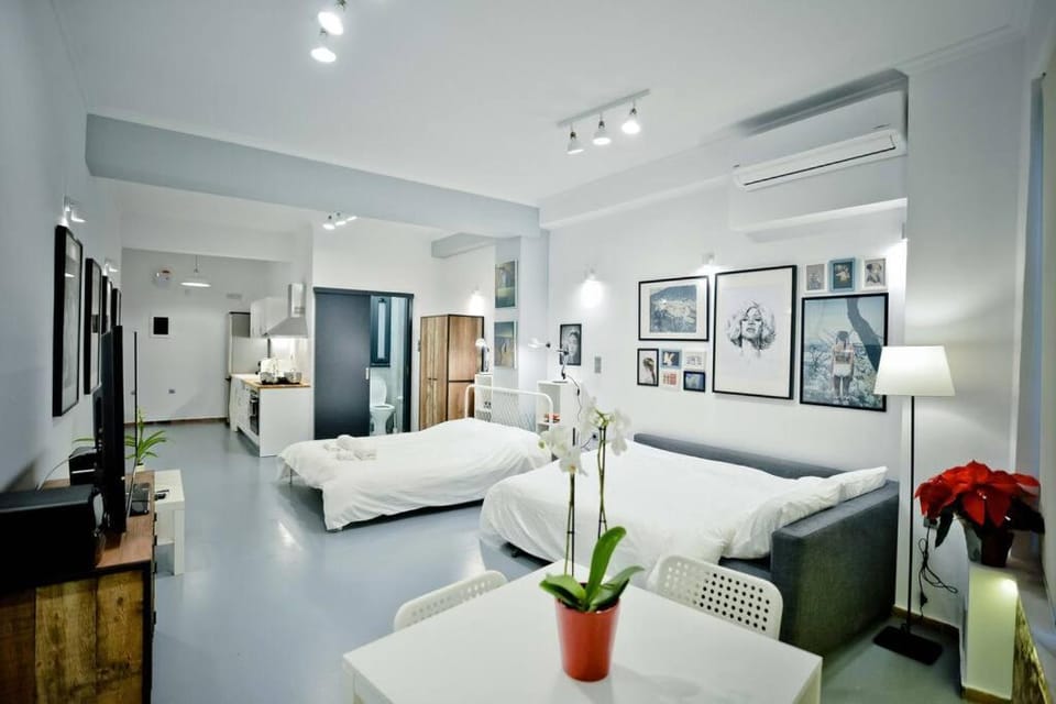 The old Tailor Factory White Room Apartment in Athens
