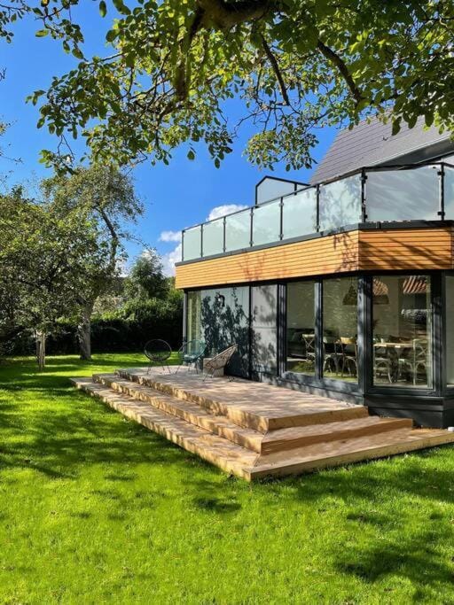 Property building, Garden