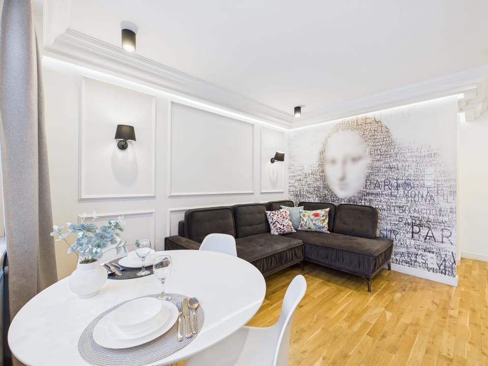 Communal lounge/ TV room, Living room