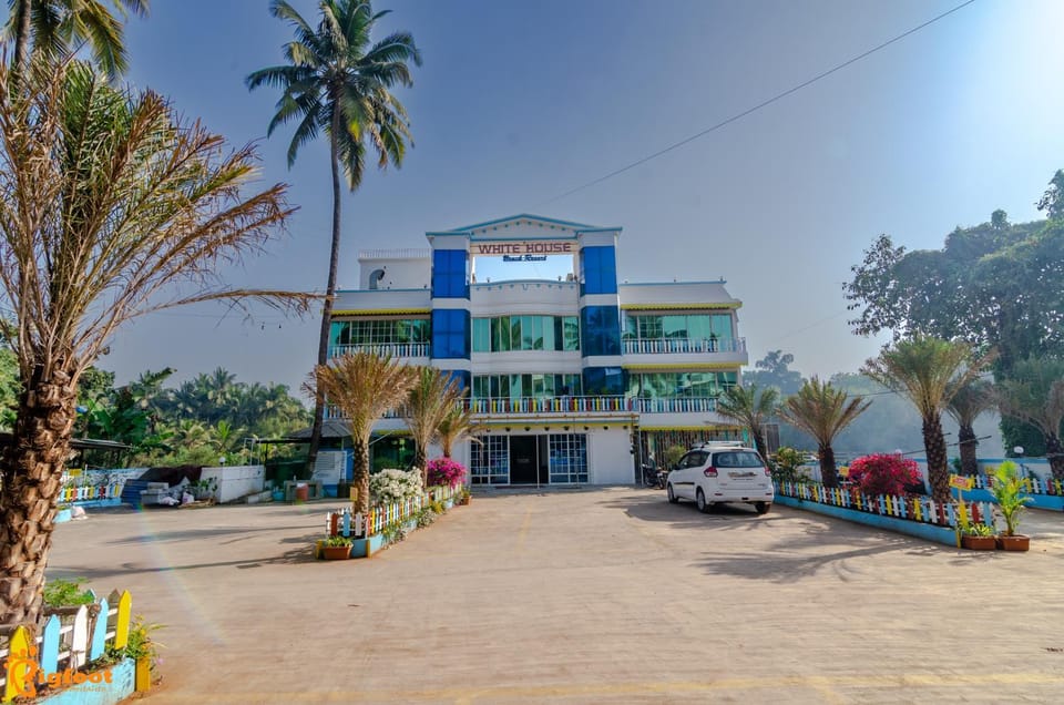 Property building, Parking