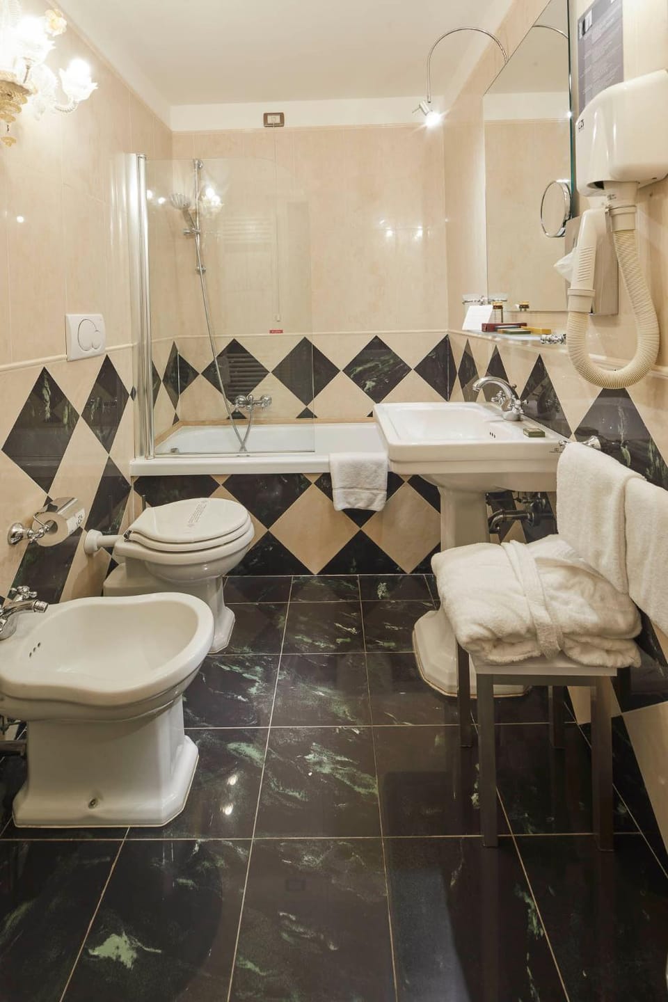 Toilet, Bathroom, bidet, towels