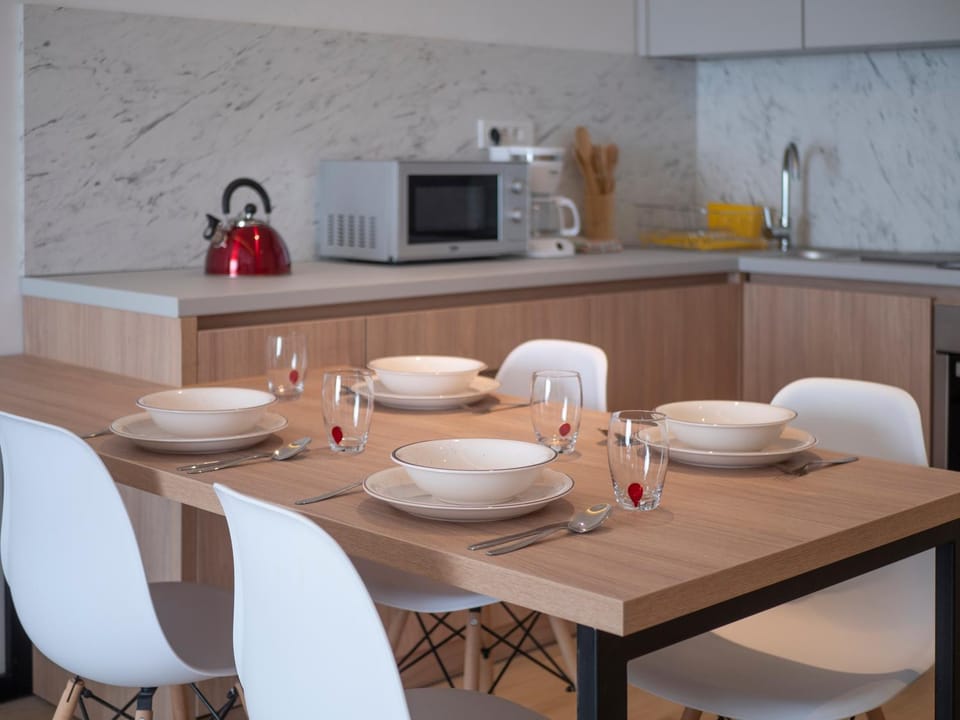 Coffee/tea facilities, Kitchen or kitchenette, Dining area