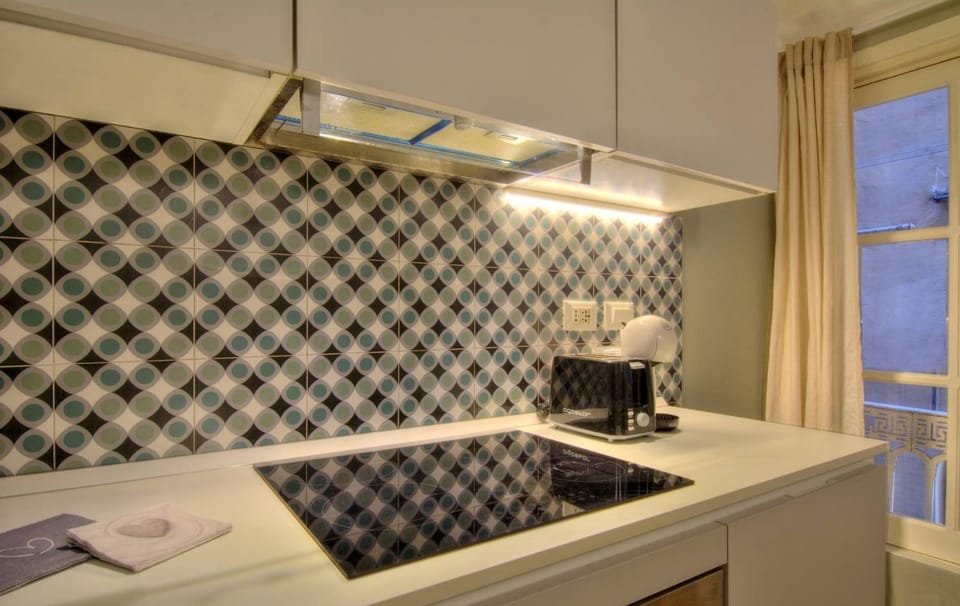 Coffee/tea facilities, toaster, kitchen