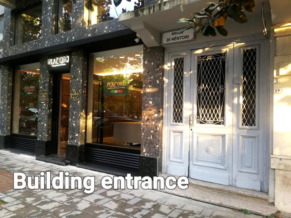 Facade/entrance