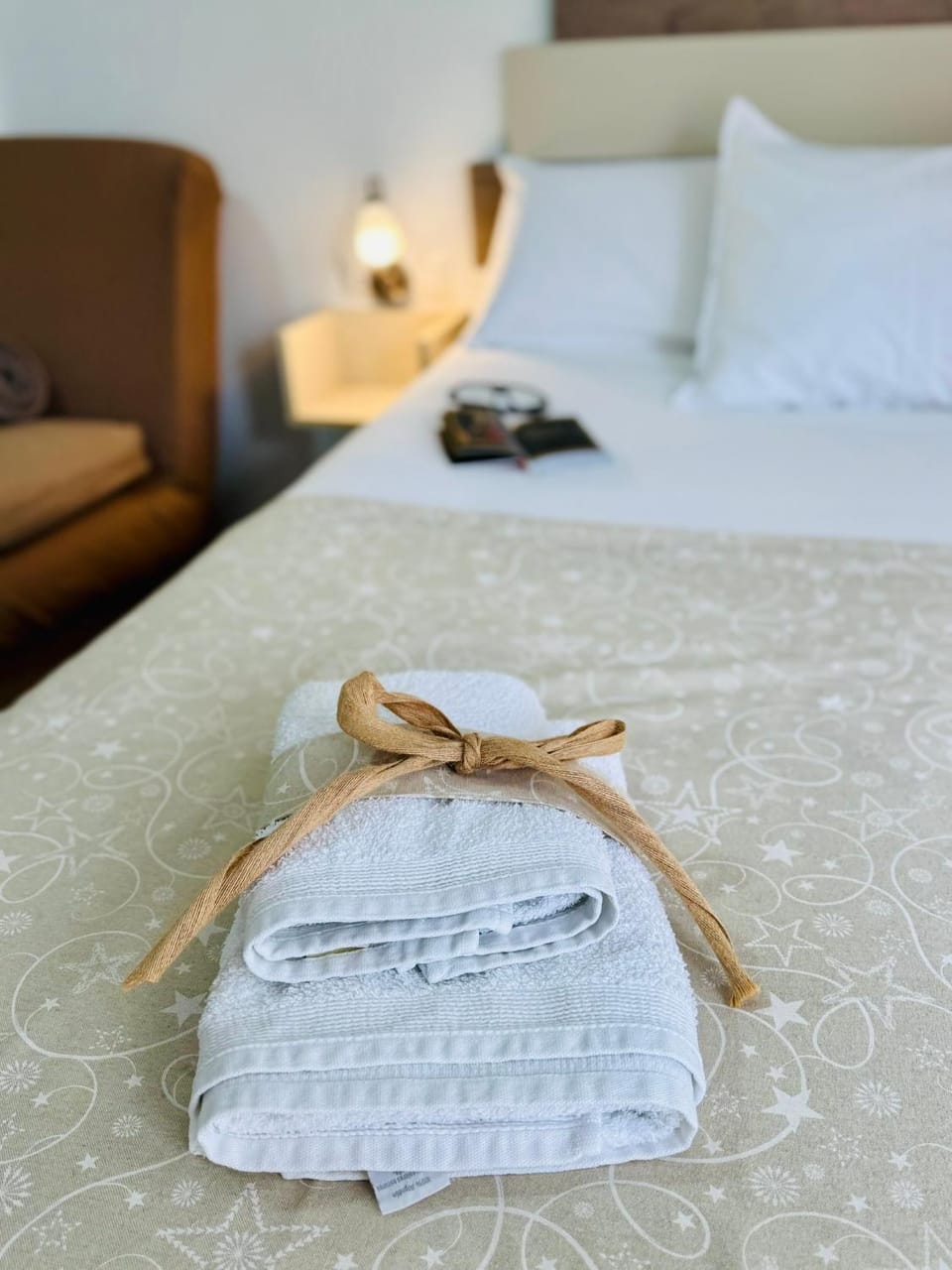 Bed, Photo of the whole room, Bedroom, towels