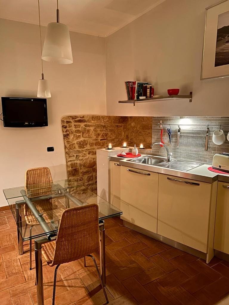 TV and multimedia, Kitchen or kitchenette, Dining area, minibar, pet friendly, stove