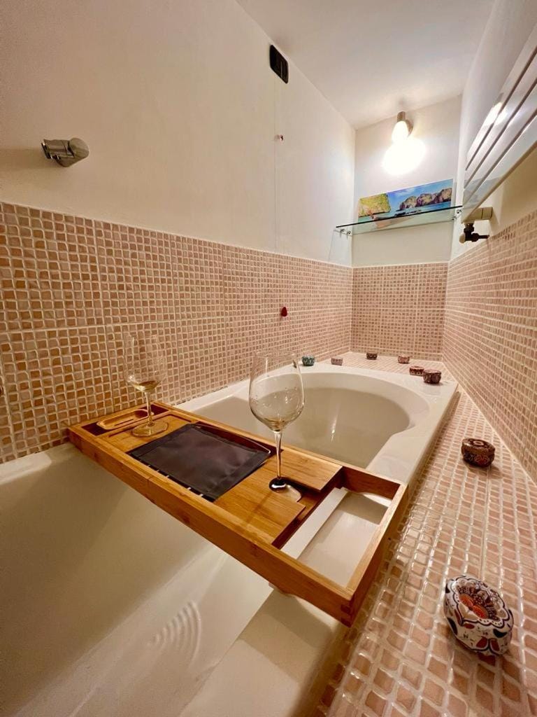 Bathroom, Bath, towels