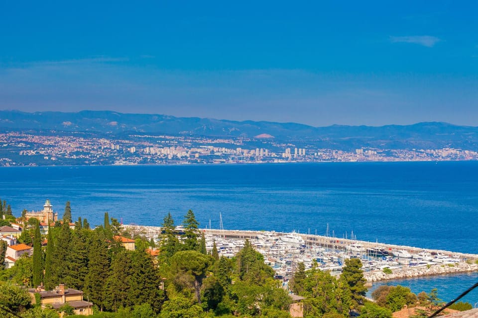 Natural landscape, View (from property/room), City view, Sea view