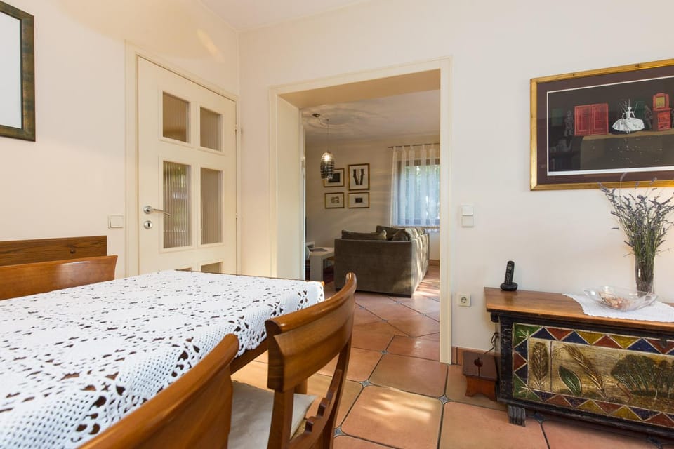 Dining area, kitchen